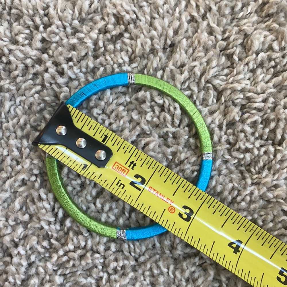 Threaded bangle bracelet - Picture 4 of 5